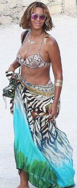 Mükemmel ve zayıf ünlüler moralinizi bozmasın