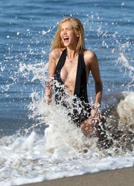 Brezilyalı manken Kat Torres'ten cesur pozlar 