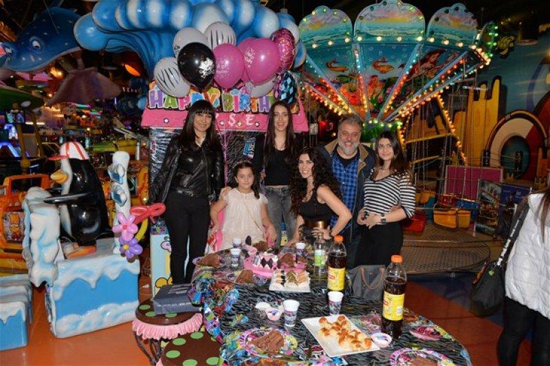 Hamdi Alkan'ın eski ve yeni eşleri bir arada