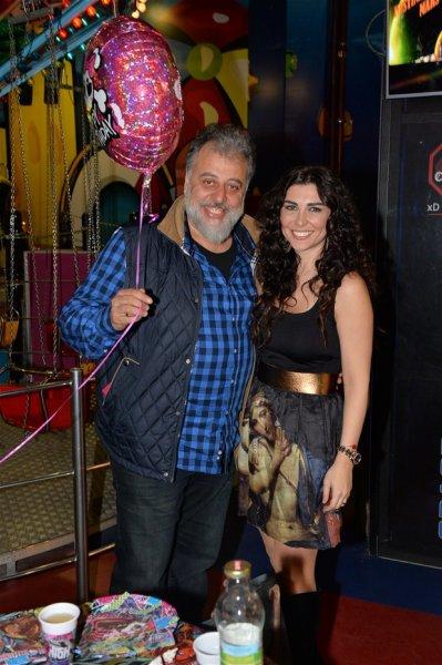 Hamdi Alkan'ın eski ve yeni eşleri bir arada