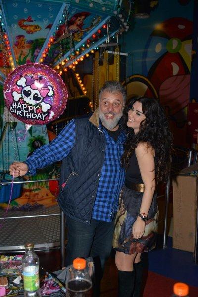 Hamdi Alkan'ın eski ve yeni eşleri bir arada