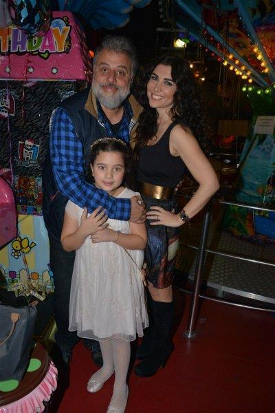 Hamdi Alkan'ın eski ve yeni eşleri bir arada