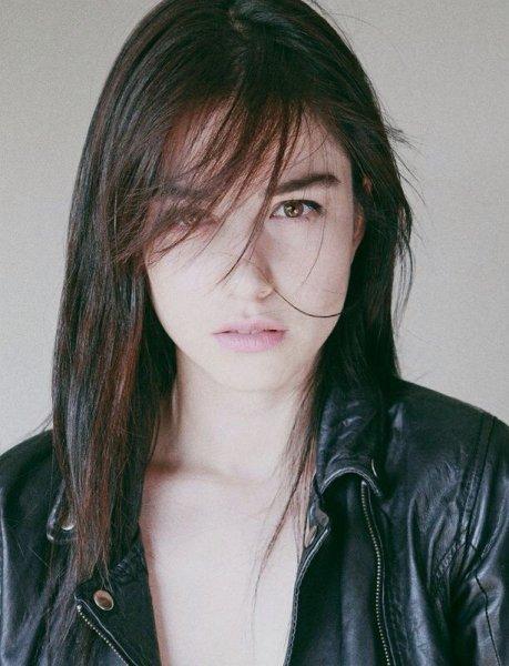 Özge Gürel: Beyaz tişört ve jean daha kadınsı geliyor