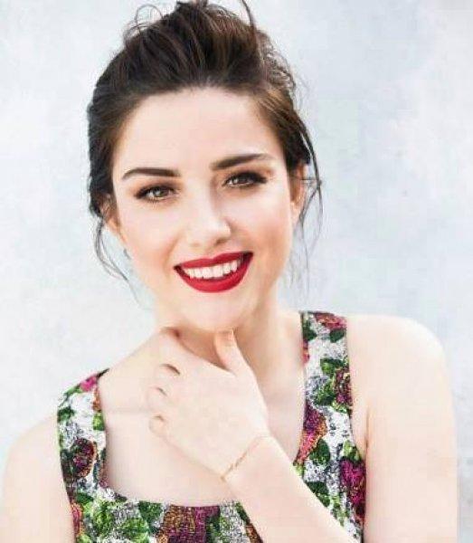 Özge Gürel: Beyaz tişört ve jean daha kadınsı geliyor