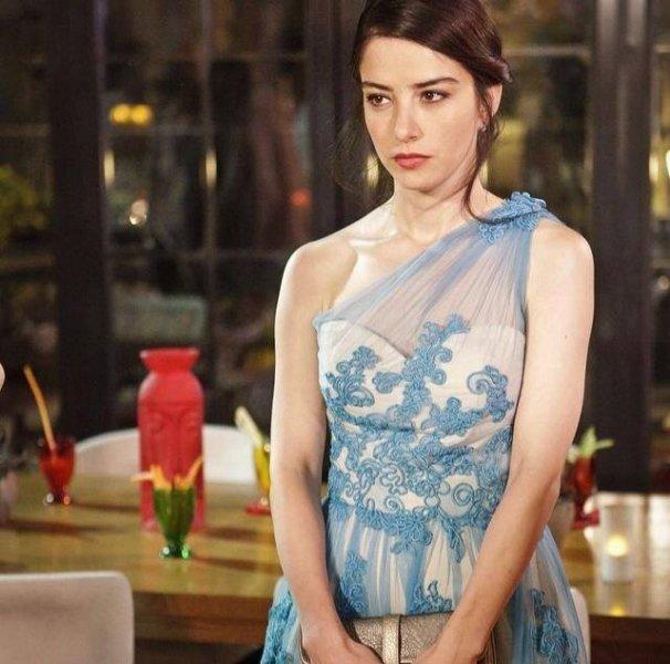 Özge Gürel: Beyaz tişört ve jean daha kadınsı geliyor
