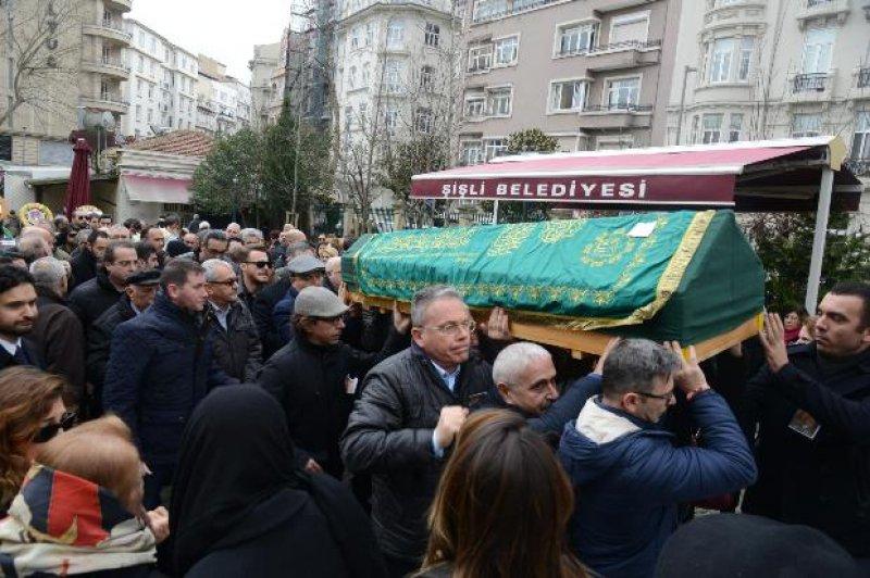 Oyuncu Kerem Bürsin'in acı günü 