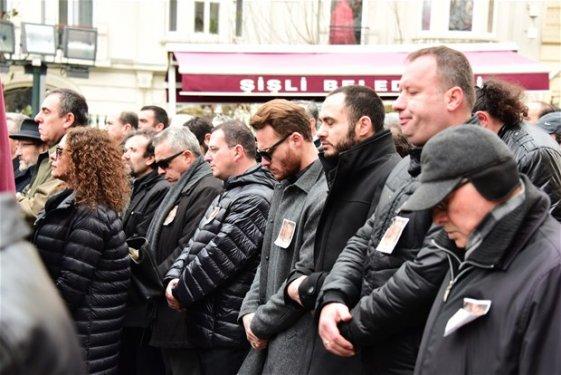 Oyuncu Kerem Bürsin'in acı günü 