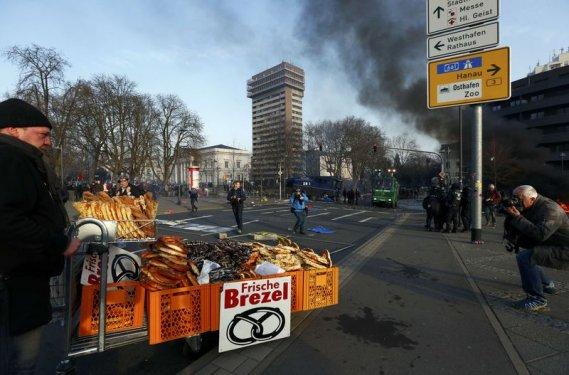 Almanya'da Avrupa Merkez Bankası'na protesto