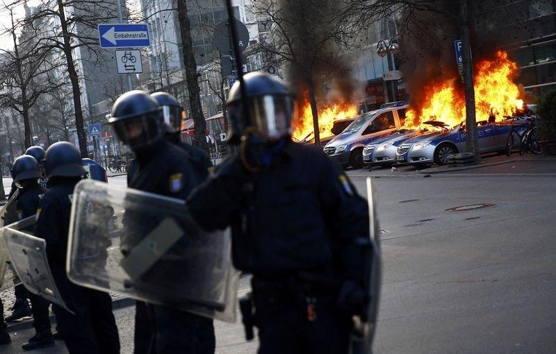 Almanya'da Avrupa Merkez Bankası'na protesto