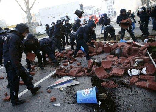 Almanya'da Avrupa Merkez Bankası'na protesto