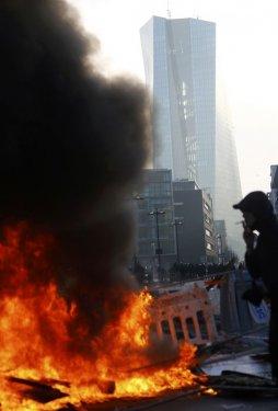 Almanya'da Avrupa Merkez Bankası'na protesto