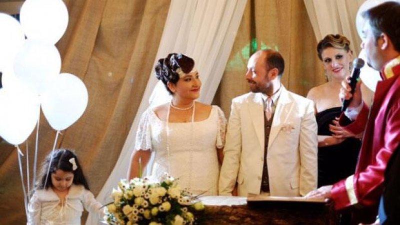 Güzel Köylü'nün Dudu'su evlendi