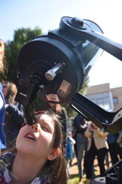 Dünyadan Güneş tutulması manzaraları