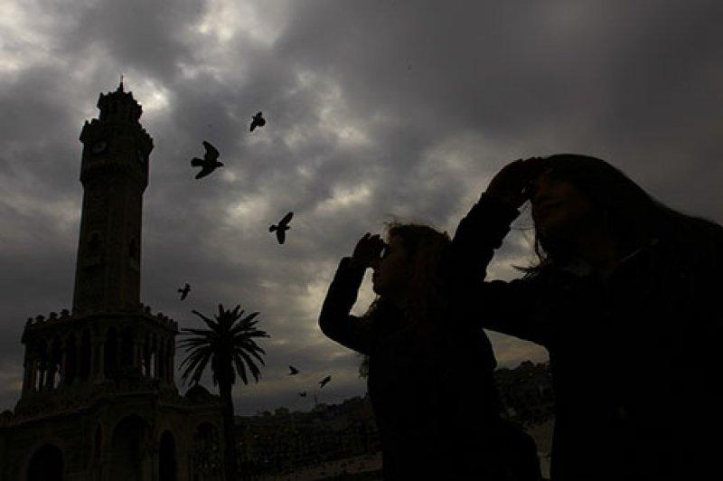 Dünyadan Güneş tutulması manzaraları