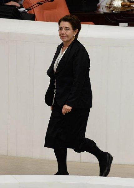Ayşenur Bahçekapılı milletvekilleriyle vedalaştı