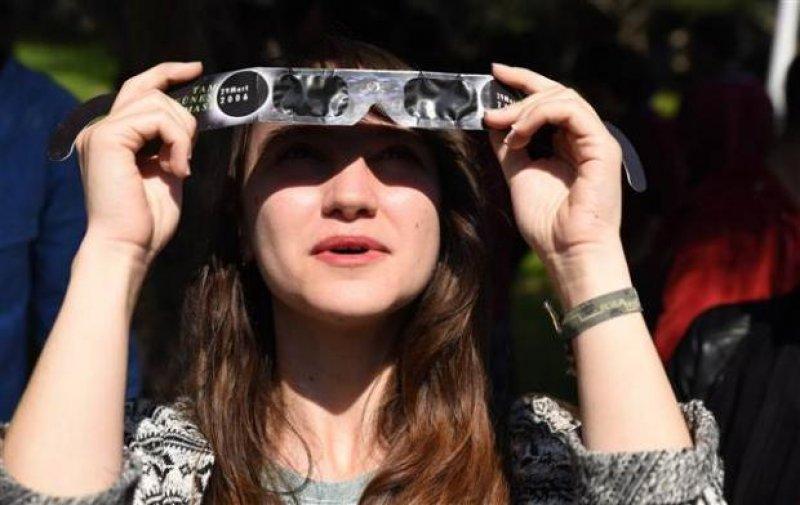 Dünyadan Güneş tutulması manzaraları