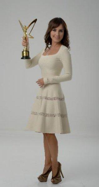 Nazlı Çelik ve Serdar Bilgili çifti poz verdi