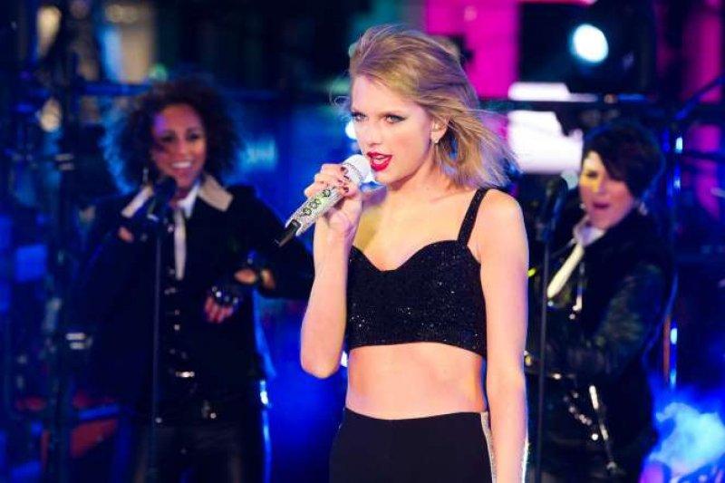 Vücutlarıyla dikkat çeken ünlüler