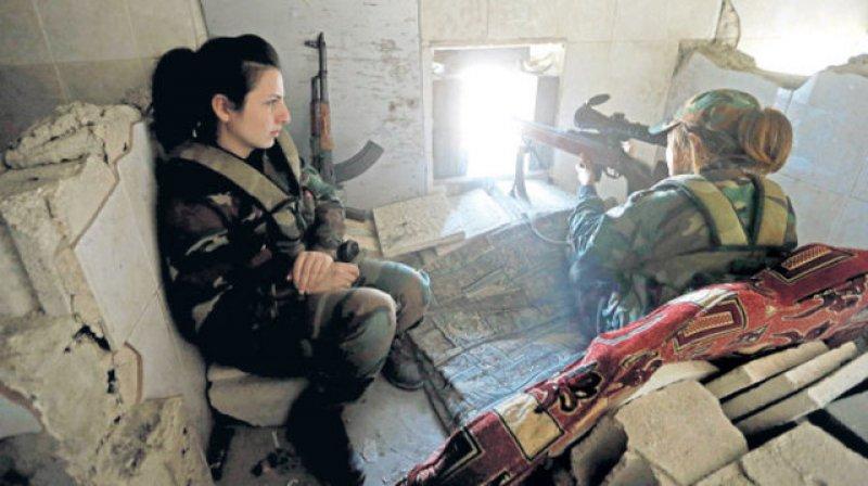 IŞİD'in korkulu rüyası Esad'ın kadın askerleri