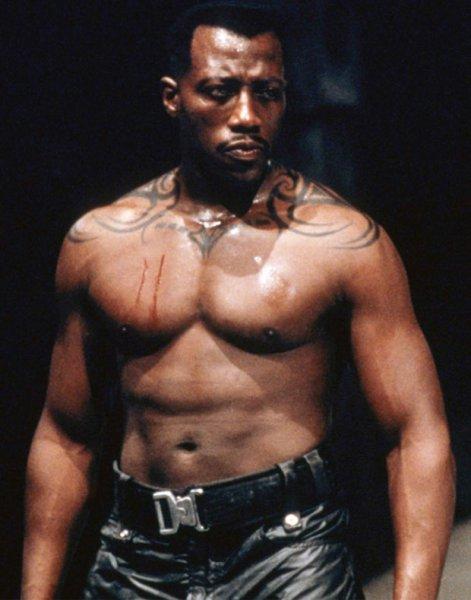 Vücutlarıyla dikkat çeken ünlüler