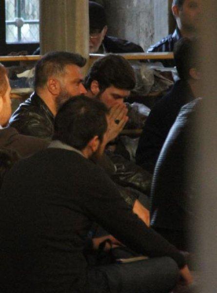 Kıvanç Tatlıtuğ gözyaşlarını tutamadı 