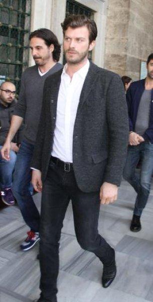 Kıvanç Tatlıtuğ gözyaşlarını tutamadı 