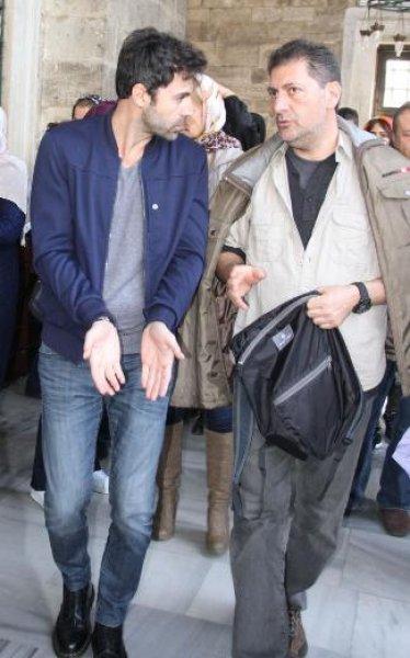 Kıvanç Tatlıtuğ gözyaşlarını tutamadı 