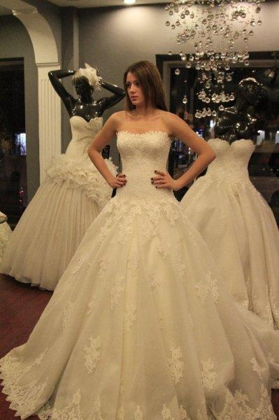 Ünlü oyuncular Arapların en güzel gelin anketinde yer aldı