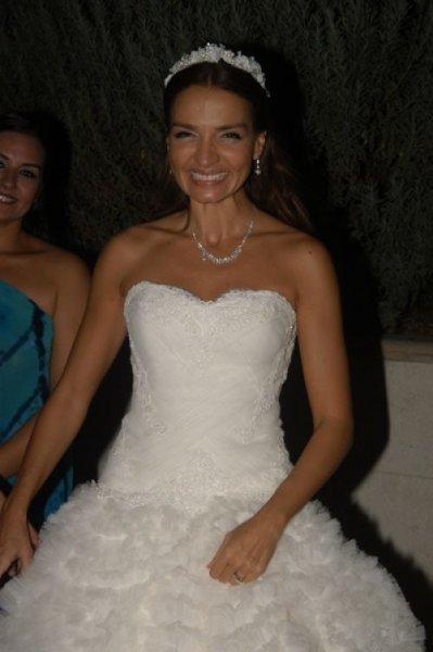 Ünlü oyuncular Arapların en güzel gelin anketinde yer aldı