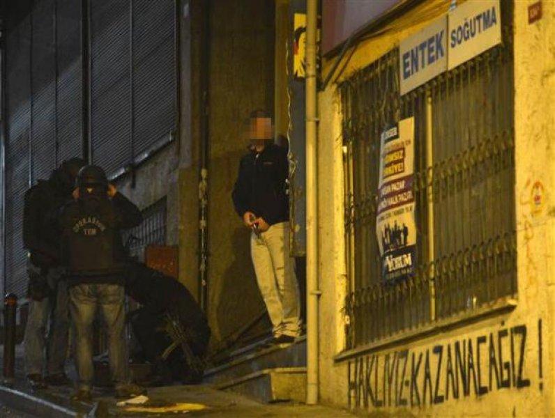 Okmeydanı'nda DHKP-C'ye şafak operasyonu