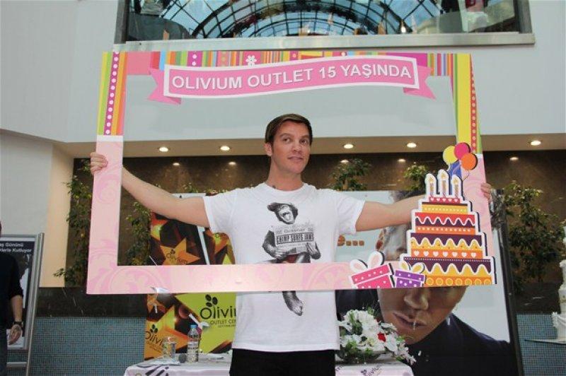 Sinan Akçıl: Artık bekar bir Türk genciyim