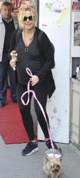 Ece Erken: 25 kilo aldım çok zorlanıyorum 