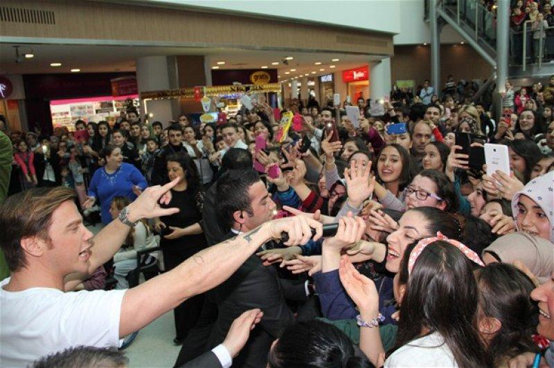 Sinan Akçıl: Artık bekar bir Türk genciyim