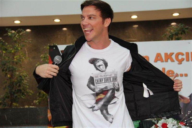 Sinan Akçıl: Artık bekar bir Türk genciyim