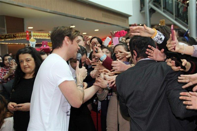 Sinan Akçıl: Artık bekar bir Türk genciyim