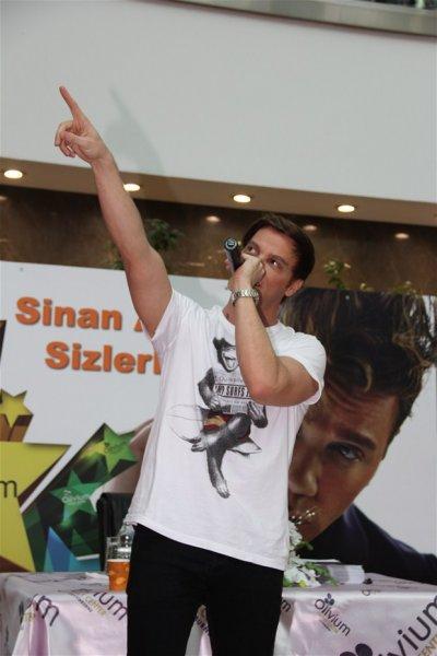 Sinan Akçıl: Artık bekar bir Türk genciyim