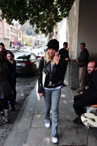 Burcu Esmersoy'un makyajsız hali şaşırttı 