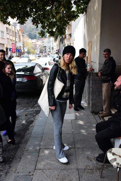 Burcu Esmersoy'un makyajsız hali şaşırttı 