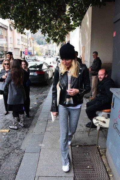 Burcu Esmersoy'un makyajsız hali şaşırttı 