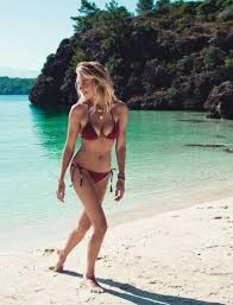 Burcu Esmersoy'un makyajsız hali şaşırttı 