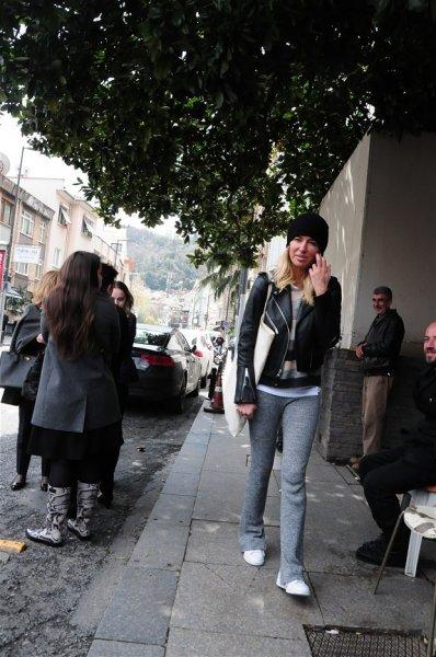 Burcu Esmersoy'un makyajsız hali şaşırttı 