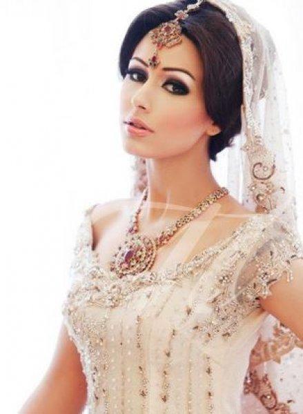 Pakistanlı ünlü model Ayyan Ali suçüstü yakalandı