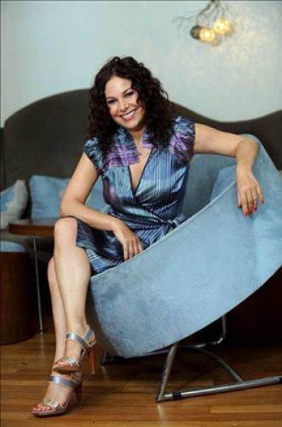 Şenay Gürler torunuyla alışverişte