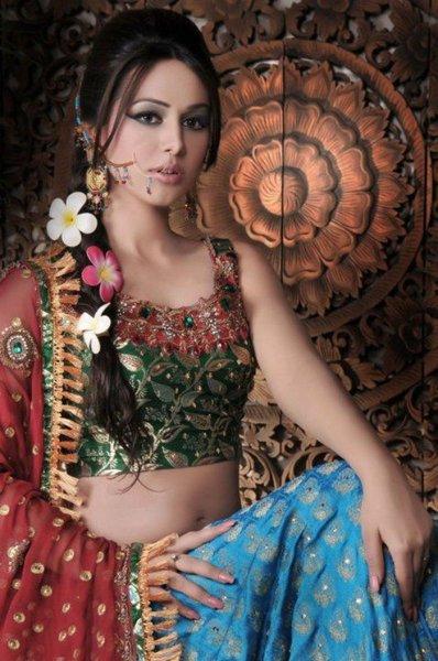 Pakistanlı ünlü model Ayyan Ali suçüstü yakalandı