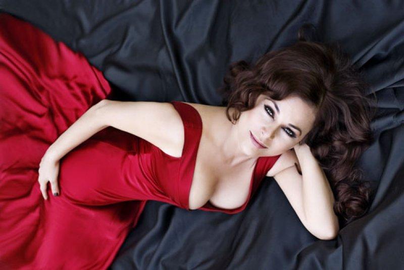 Şenay Gürler torunuyla alışverişte