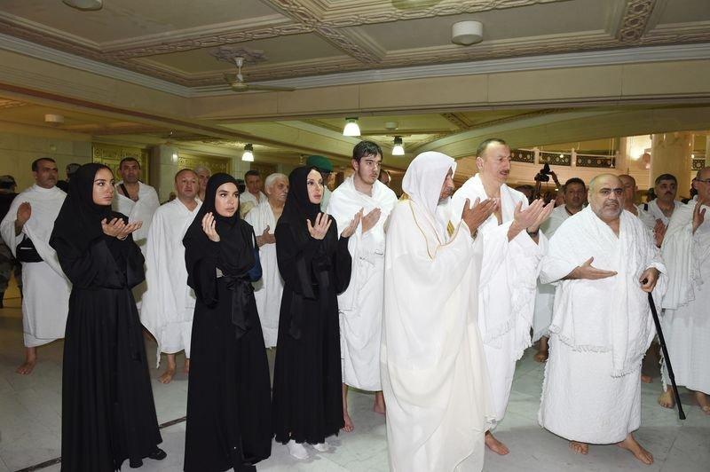 Aliyev'in umre ziyaretinden kareler