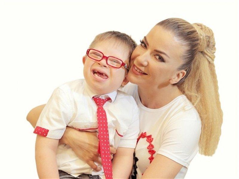 Ünlüler down sendromlu çocuklar için objetif karşısına geçti