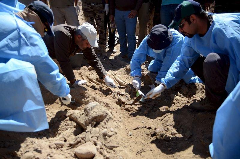 Tikrit'te askerlerin gömüldüğü 12 toplu mezar bulundu - Resim 6