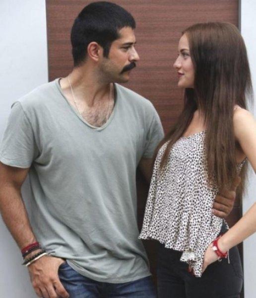 Fahriye Evcen ile Burak Özçivit sırılsıklam oldu