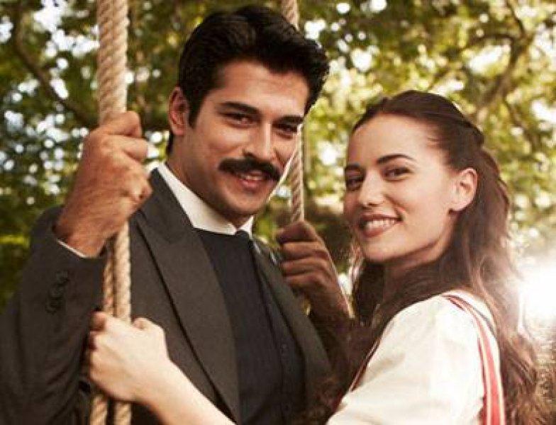 Fahriye Evcen ile Burak Özçivit sırılsıklam oldu
